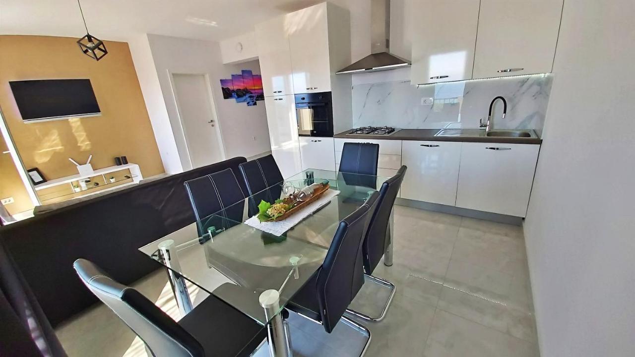 Apartment Zorica Duće Exterior foto