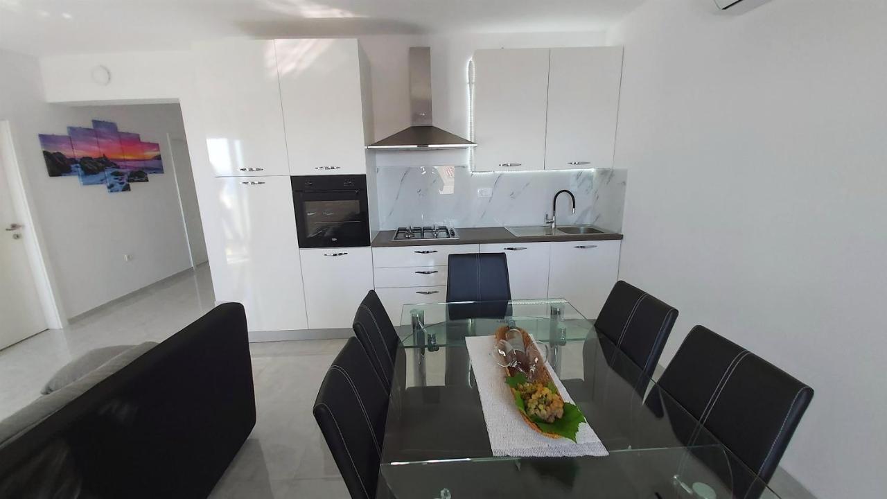 Apartment Zorica Duće Exterior foto